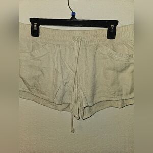 Arizona Womans 100% Rayon Elastic Waist Beige Shorts Size L